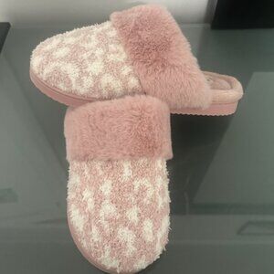 Dearfoams Gel Infused Memory Foam Slippers NWT, Size Small 5/6